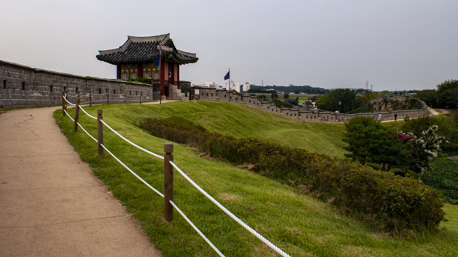 水原華城