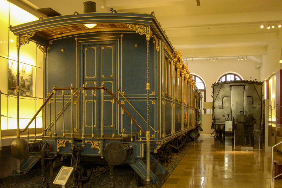 鉄道博物館